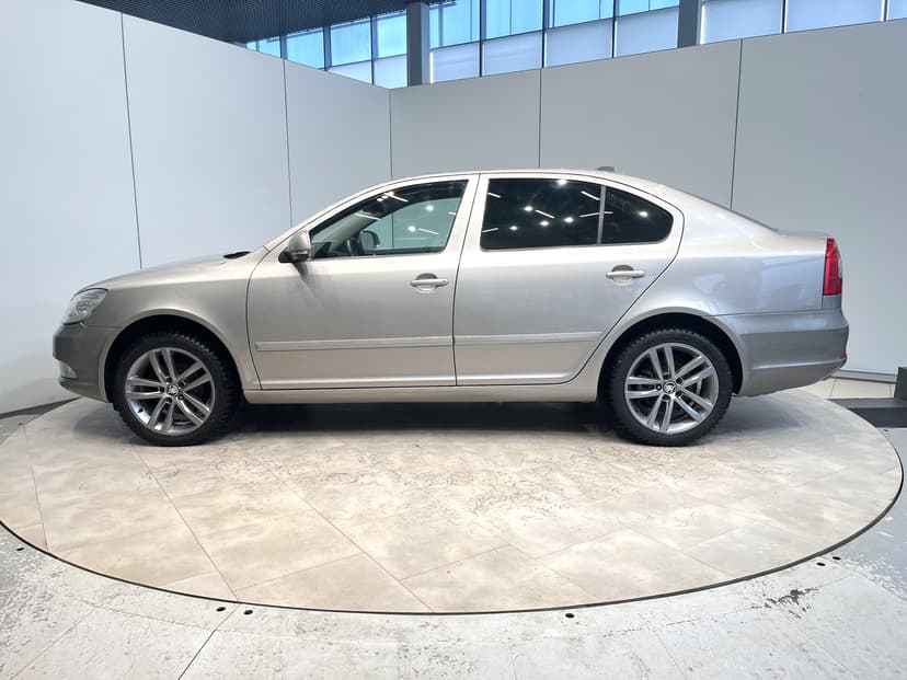 skoda-octavia-2011-1028-1