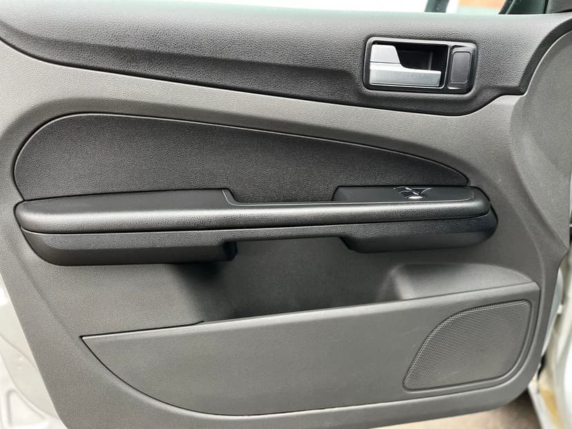 ford-focus-2007-762-20