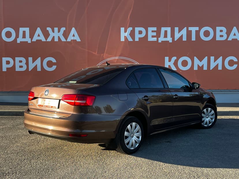 volkswagen-jetta-2015-390-4
