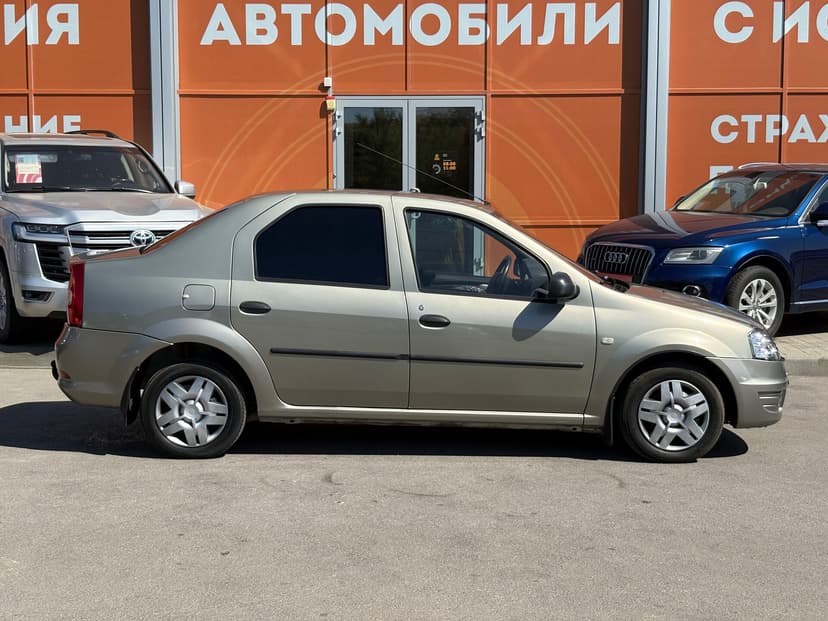 renault-logan-2010-238-3