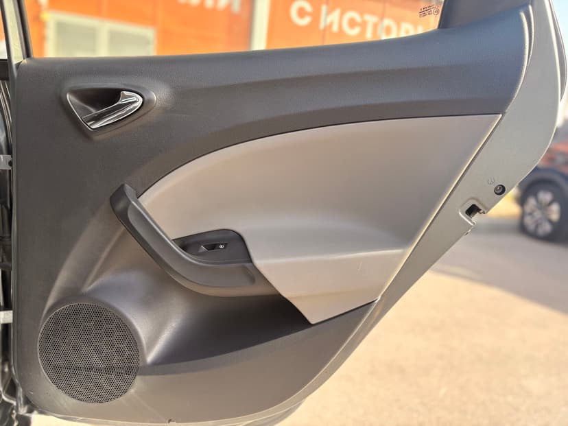 seat-ibiza-2012-367-24