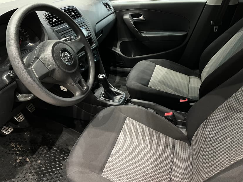volkswagen-polo-2012-1138-4