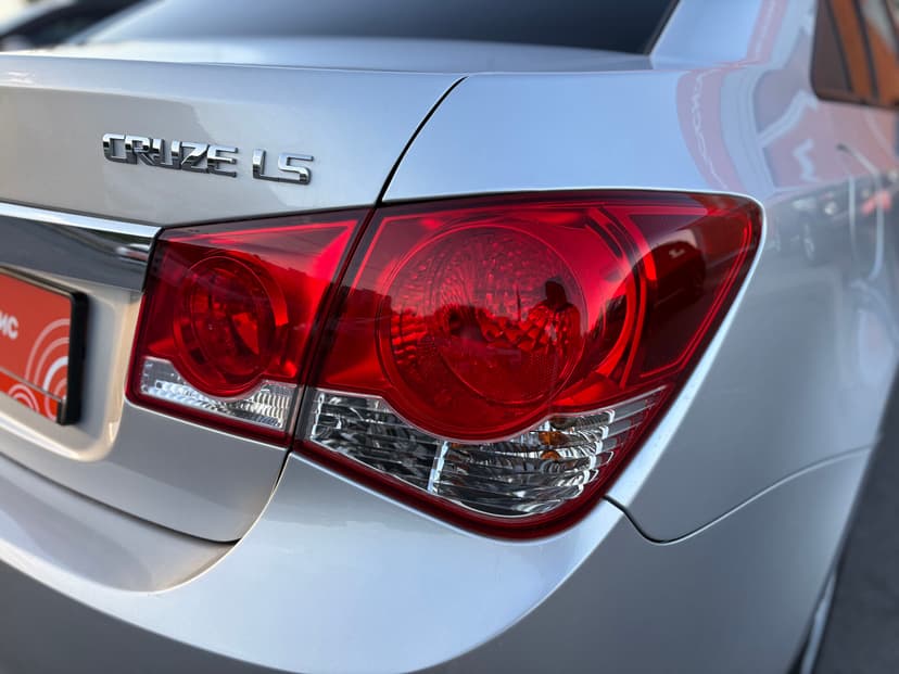 chevrolet-cruze-2012-182-9