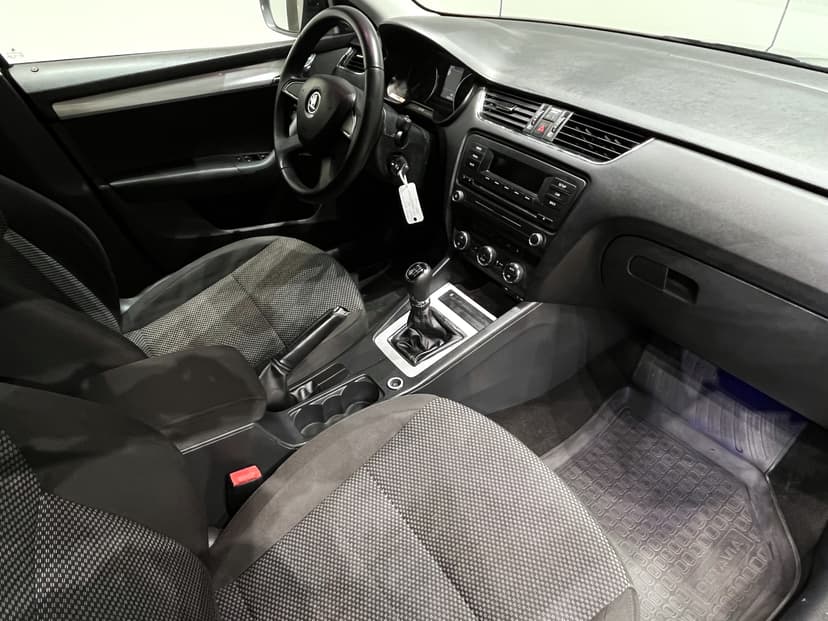 skoda-octavia-2014-1095-18