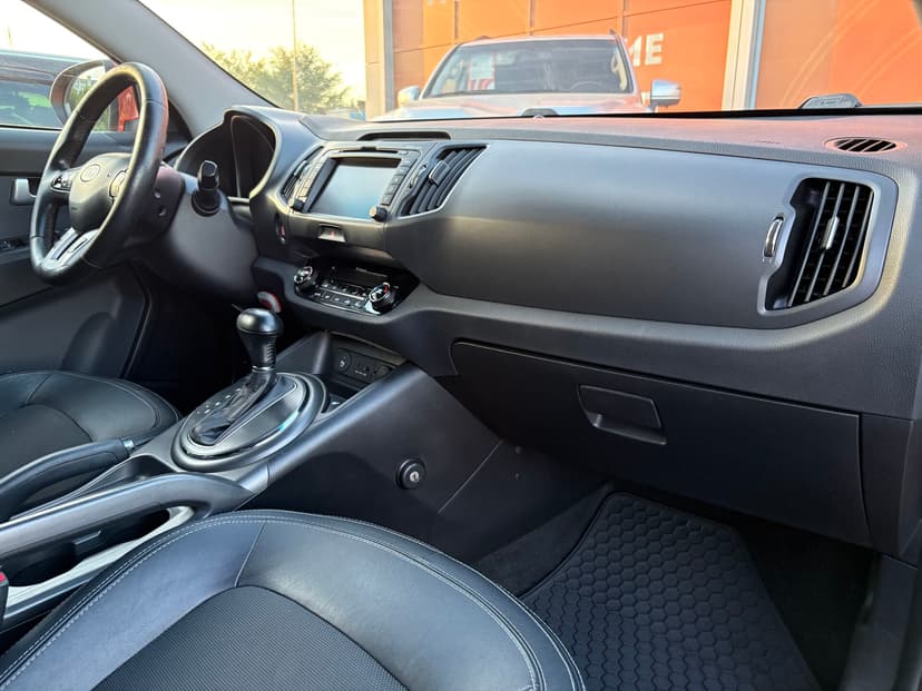 kia-sportage-2011-134-25