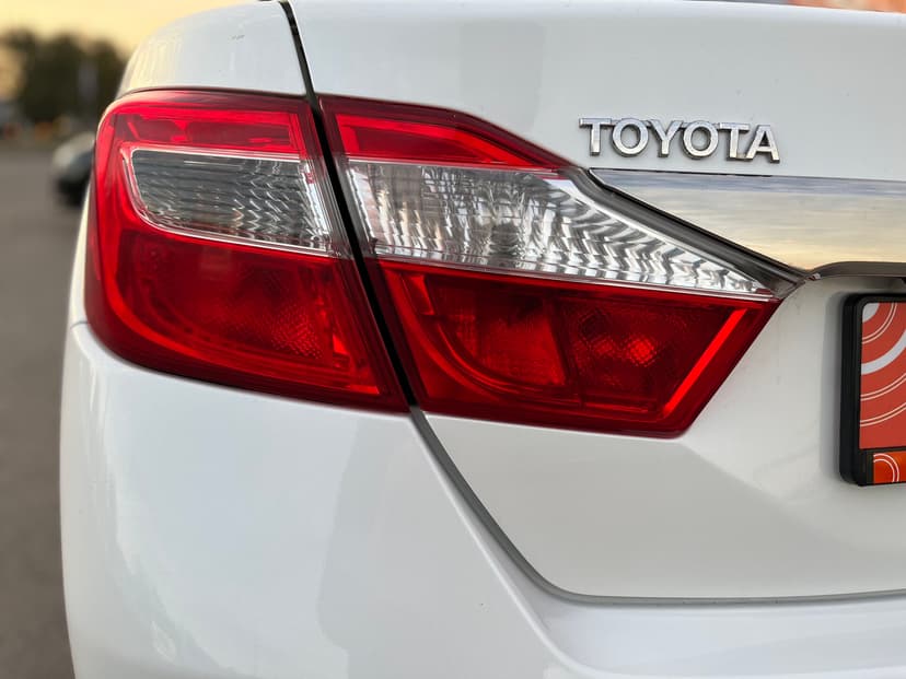 toyota-camry-2014-568-9