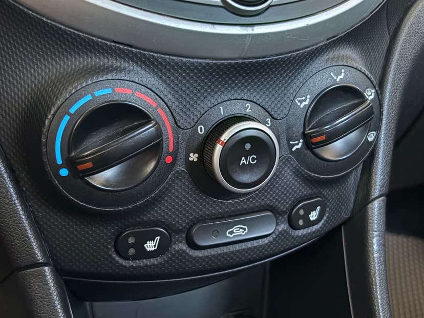 hyundai-solaris-2011-181-16
