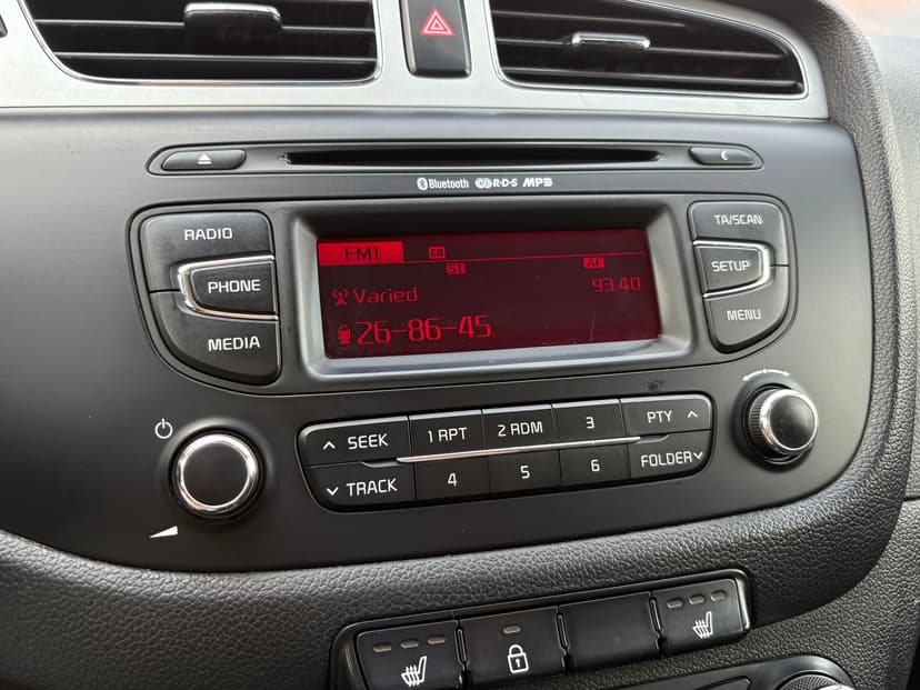 kia-ceed-2013-175-13
