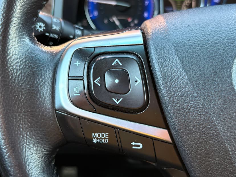 toyota-camry-2015-361-12