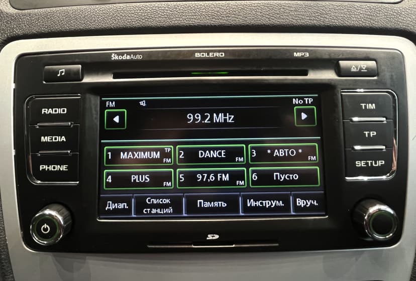 skoda-octavia-2011-1028-13