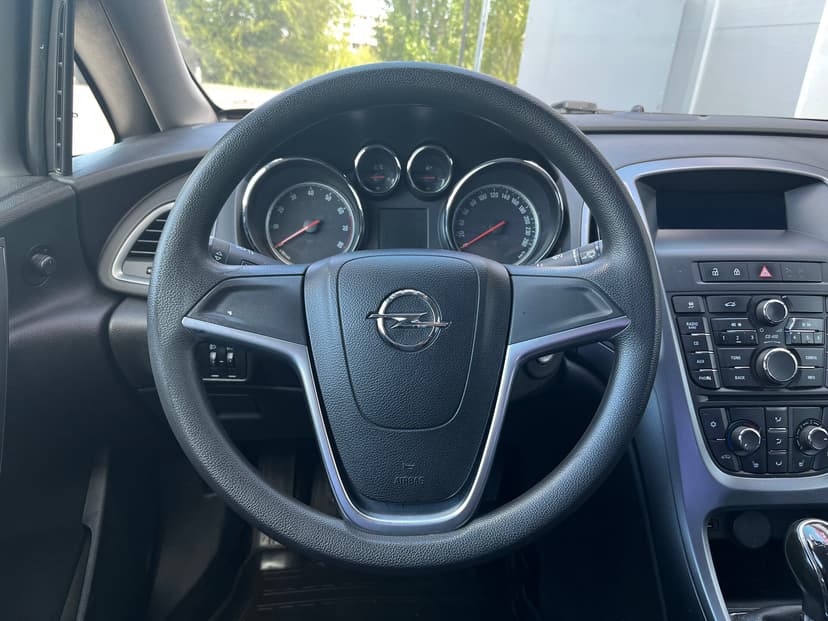 opel-astra-2013-57-9