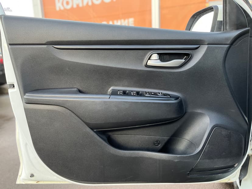 kia-rio x-line-2018-954-22