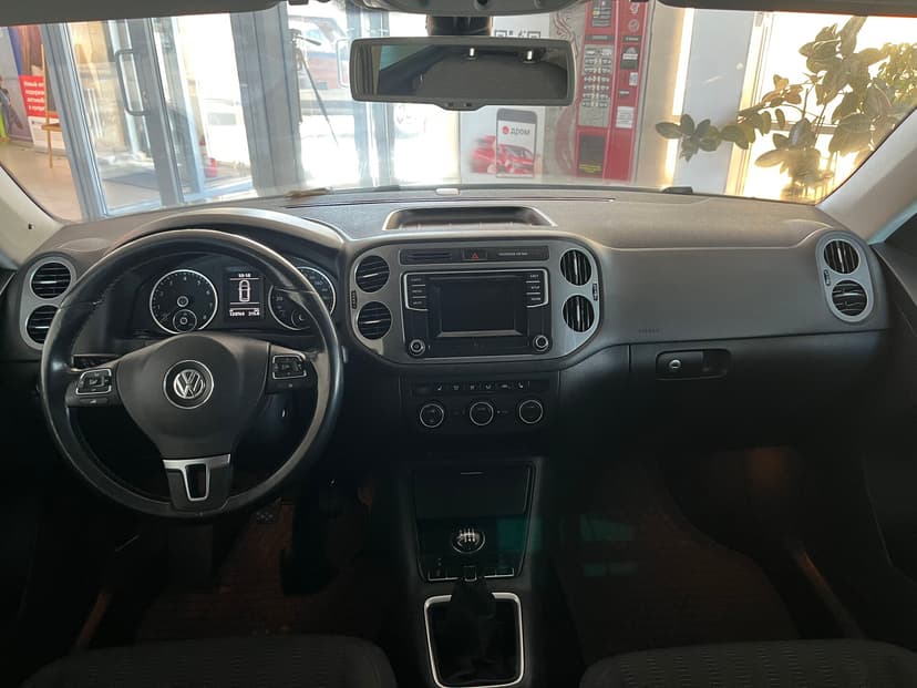 volkswagen-tiguan-2015-197-15