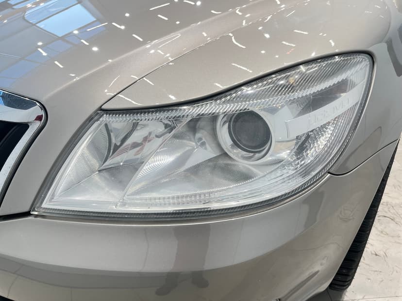 skoda-octavia-2011-1028-26