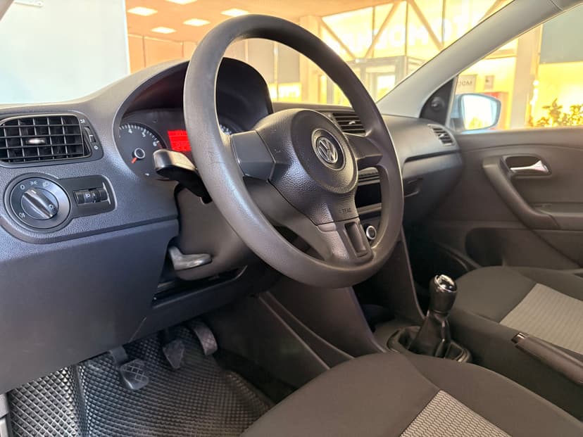 volkswagen-polo-2013-313-18