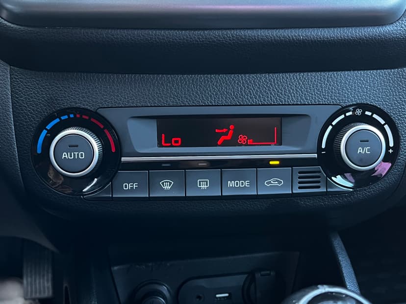 kia-rio-2017-97-14