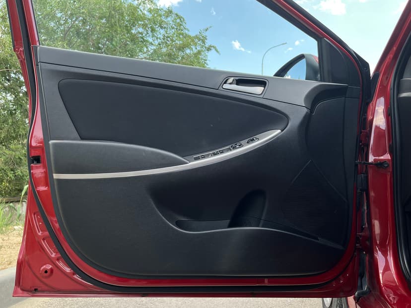 hyundai-solaris-2015-27-21