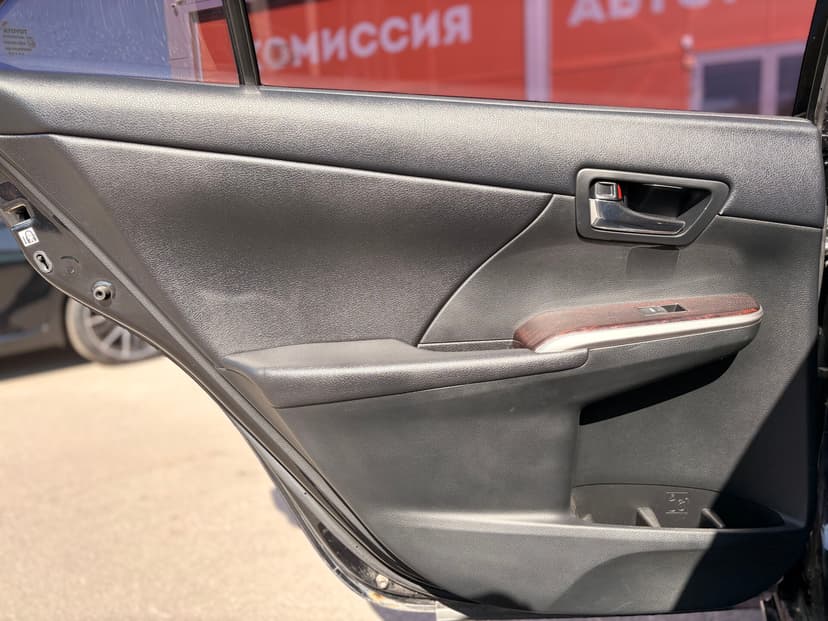 toyota-camry-2015-361-32