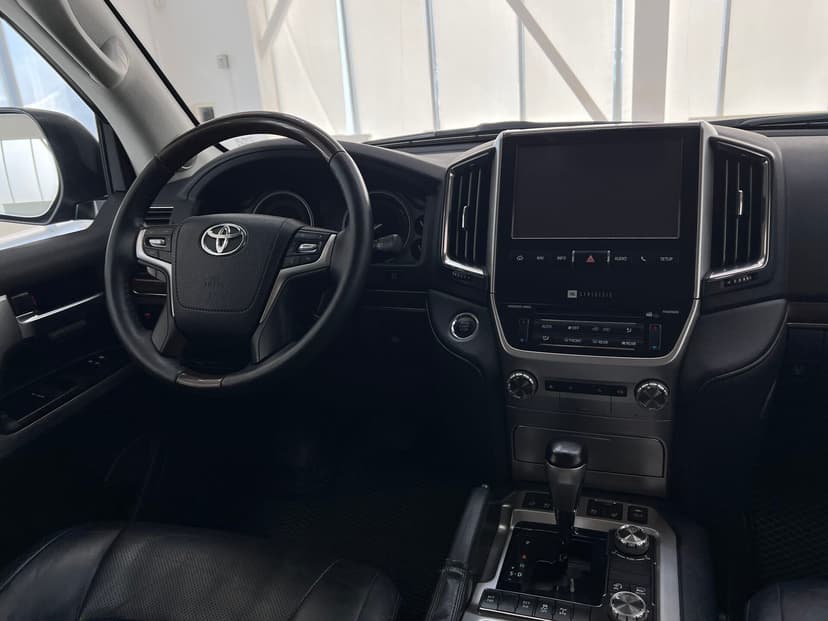 toyota-land cruiser-2015-6-13