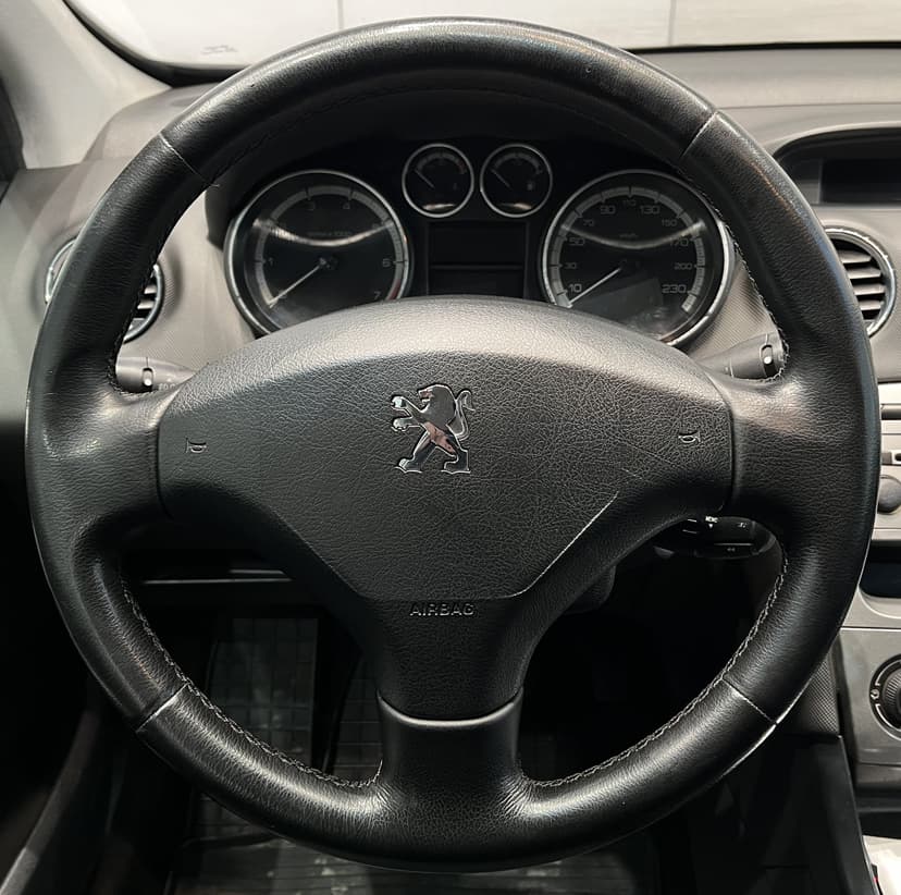 peugeot-308-2010-1132-4