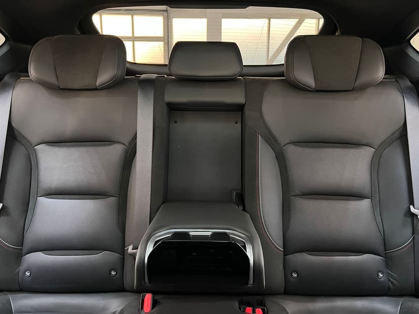 geely-tugella-2023-368-40