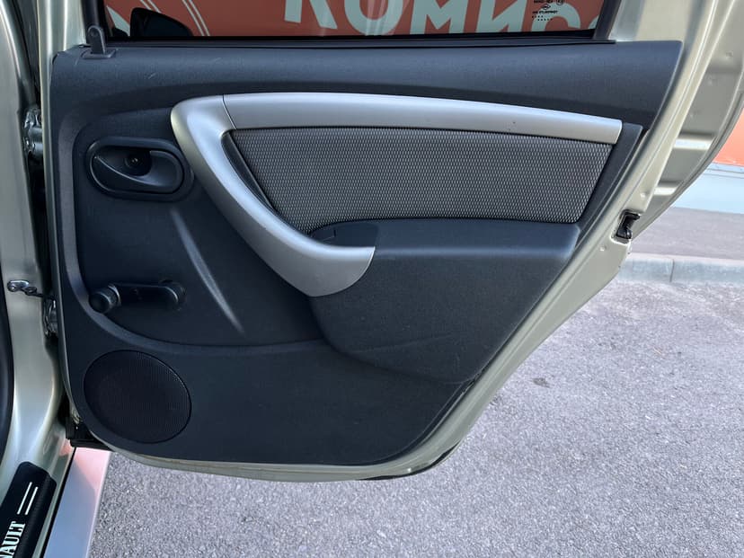 renault-duster-2014-36-19