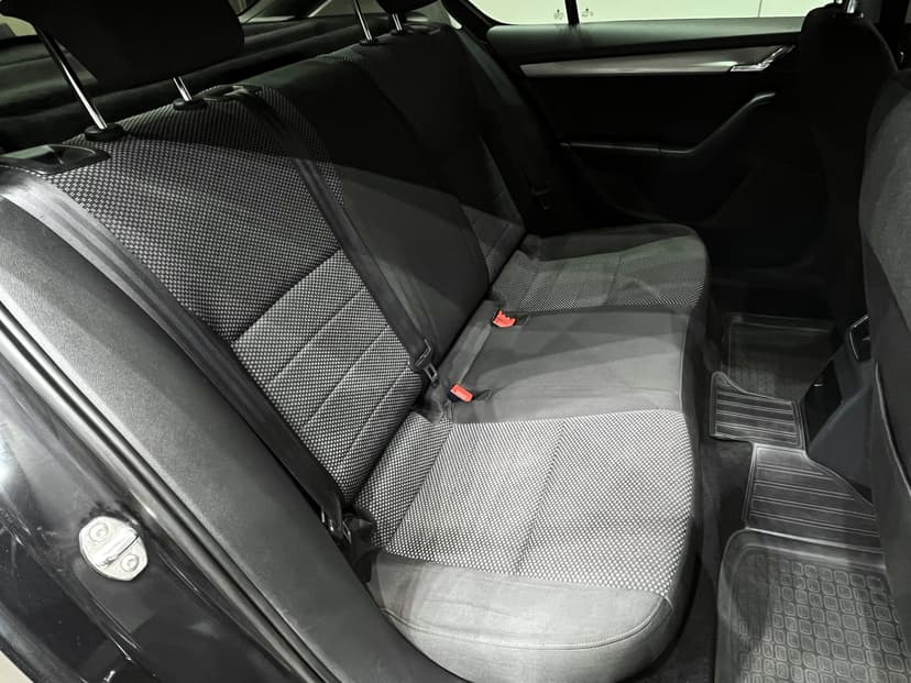 skoda-octavia-2014-1095-17