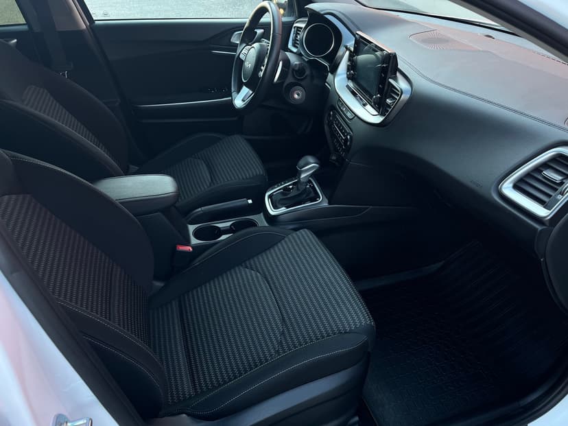 kia-ceed-2022-30-24