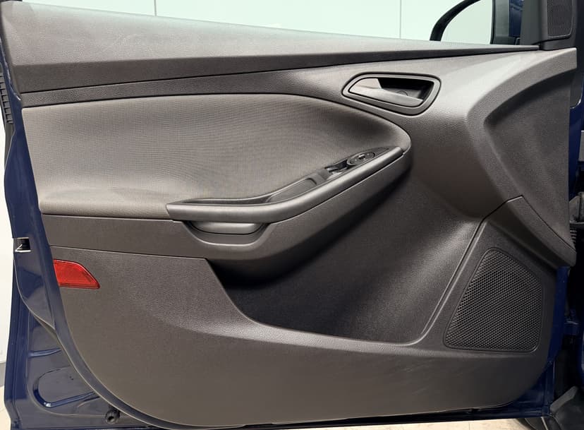 ford-focus-2012-1091-9