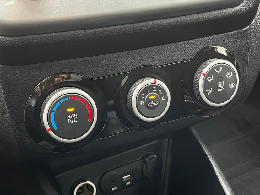 kia-rio-2017-39-10
