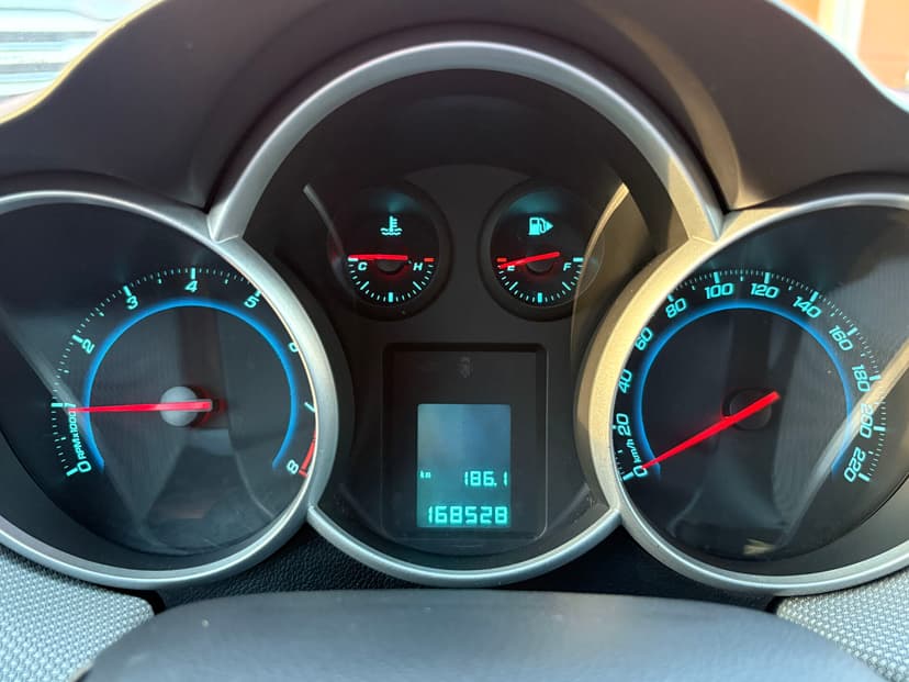 chevrolet-cruze-2012-182-13