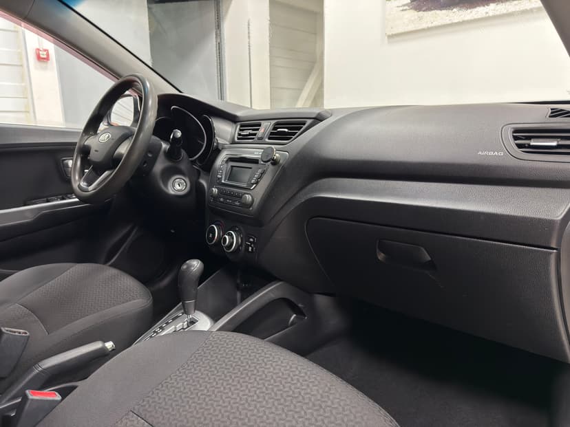 kia-rio-2013-653-21