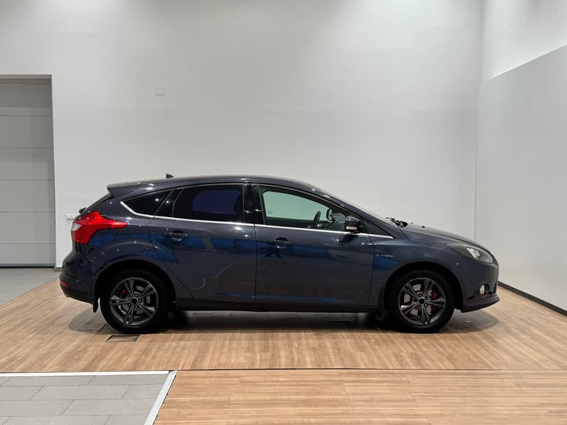 ford-focus-2011-966-3