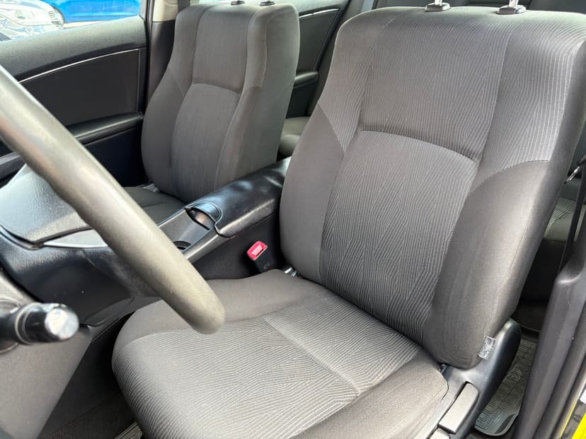 toyota-avensis-2010-185-20