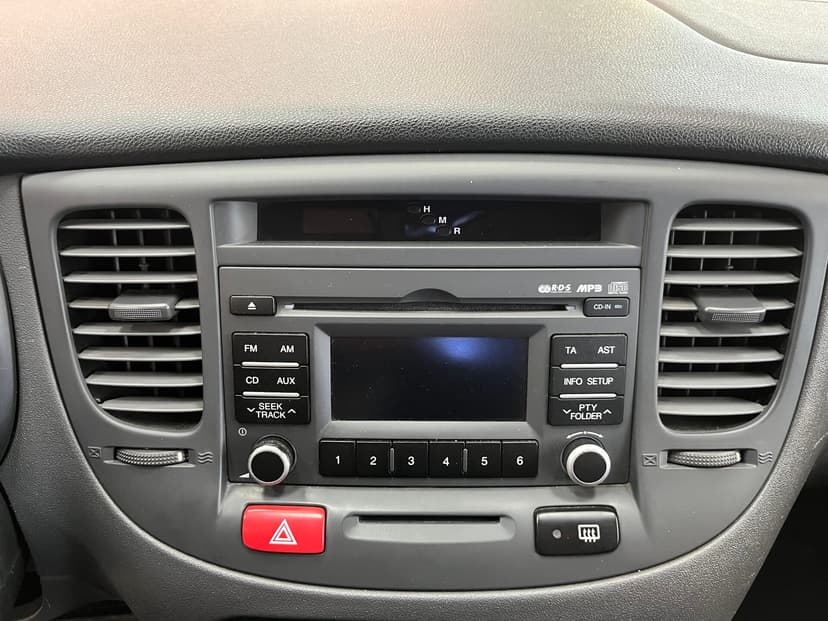 kia-rio-2010-208-12