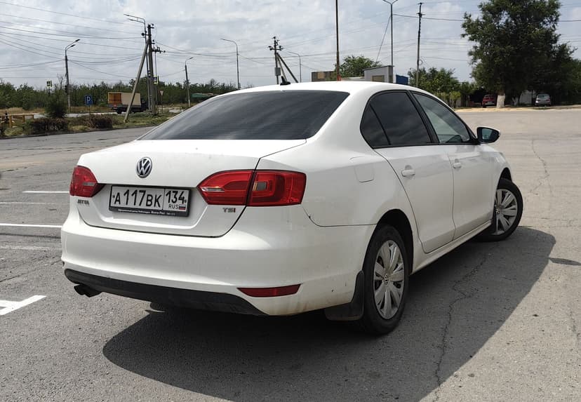 volkswagen-jetta-2012-177-1