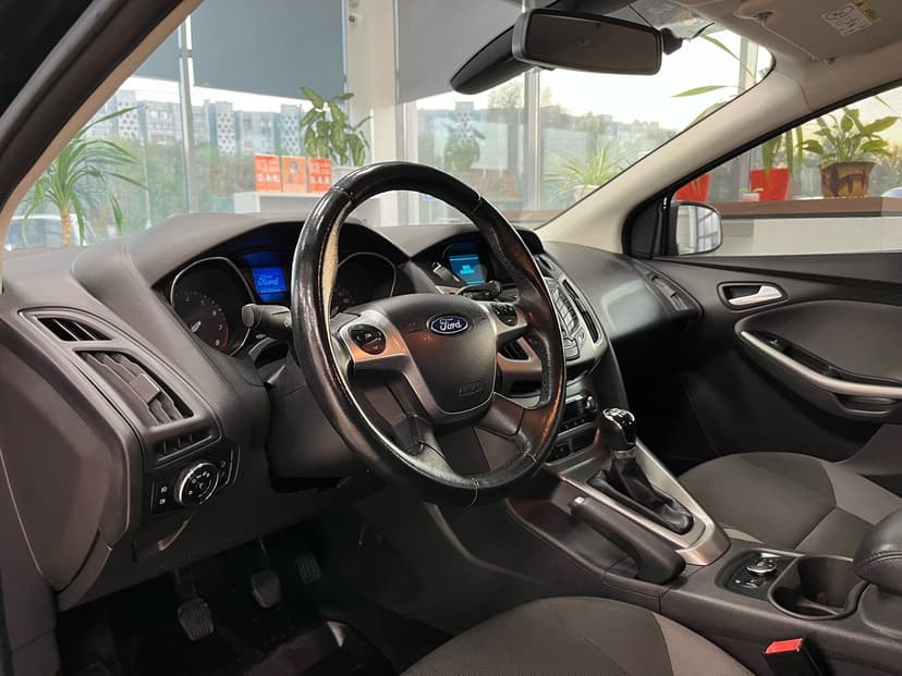 ford-focus-2015-164-14