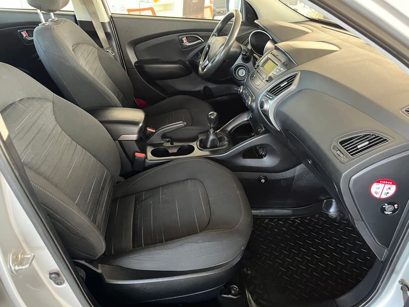 hyundai-ix35-2013-219-22