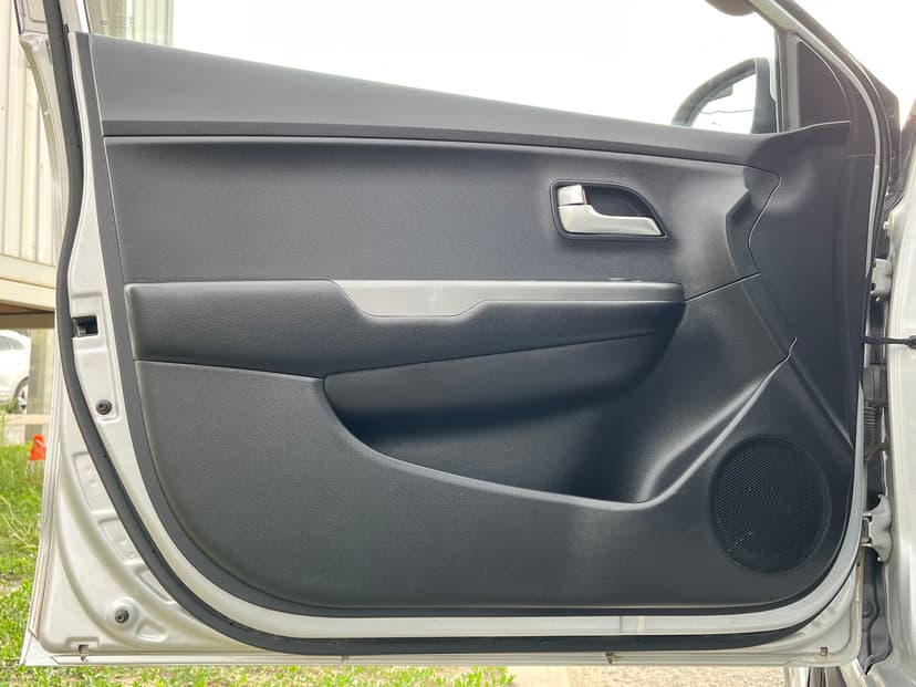 kia-rio-2017-39-21