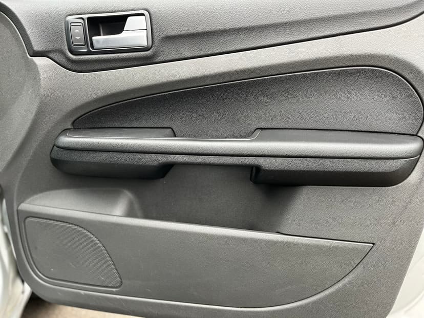 ford-focus-2007-762-21