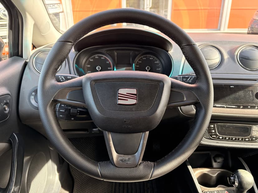 seat-ibiza-2012-367-9