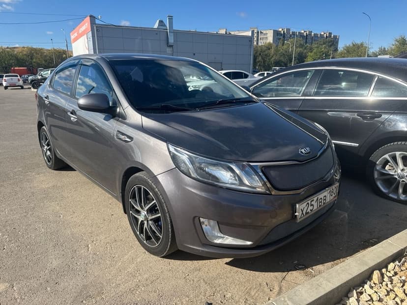kia-rio-2013-377-0