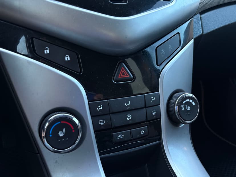 chevrolet-cruze-2012-182-15