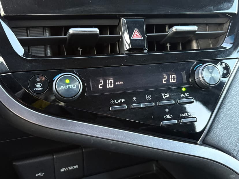 toyota-camry-2021-288-17