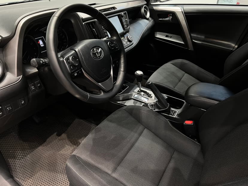 toyota-rav4-2017-1097-4