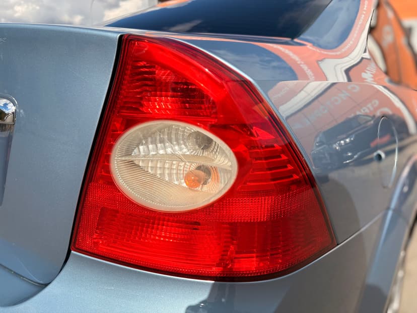 ford-focus-2008-323-9