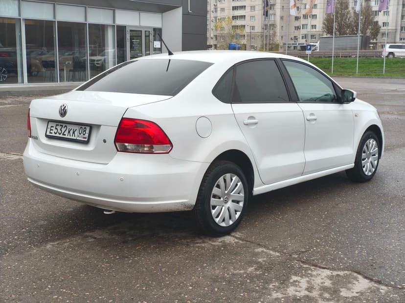 volkswagen-polo-2015-726-1