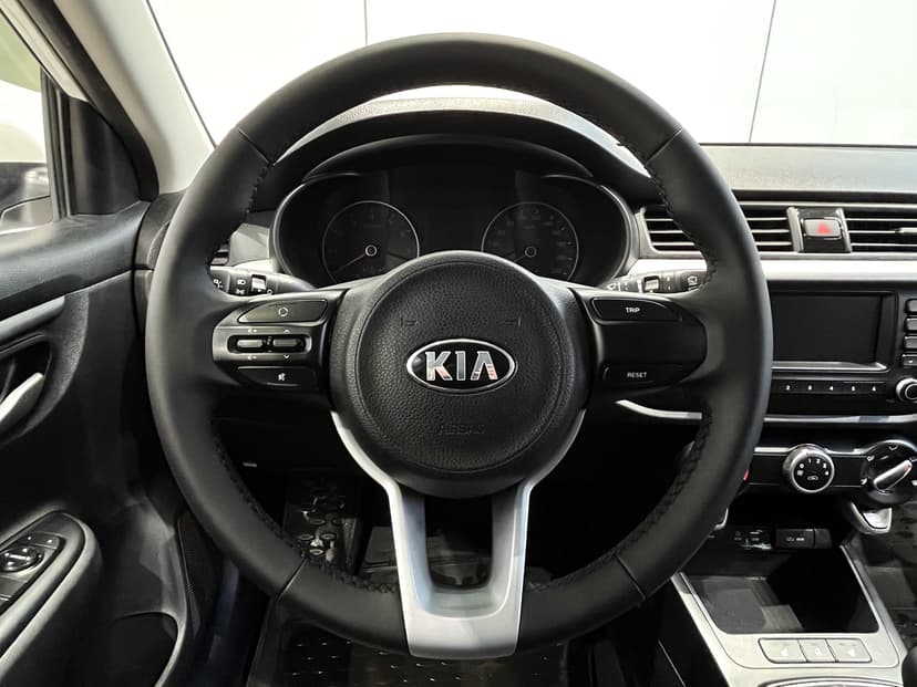 kia-rio x-line-2018-1128-5