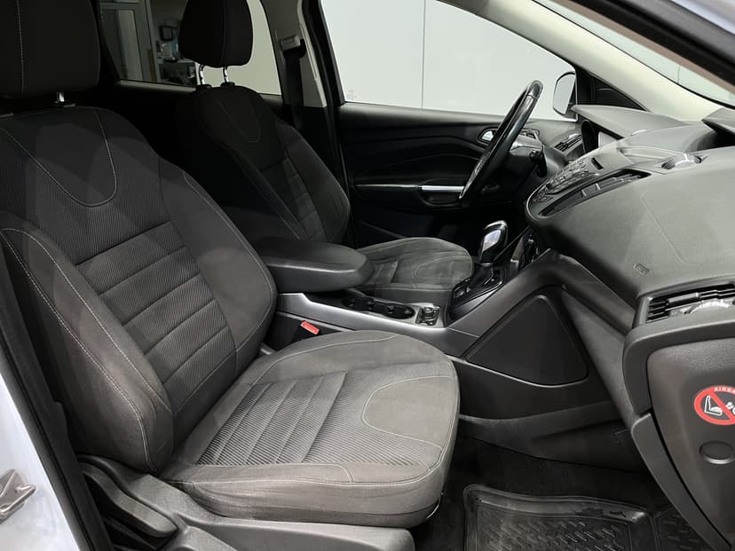 ford-kuga-2013-1108-17