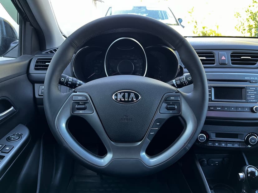kia-rio-2017-97-10